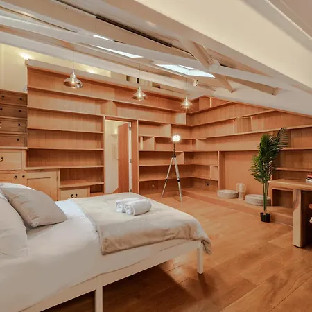 Stunning Duplex Apartment In Central London